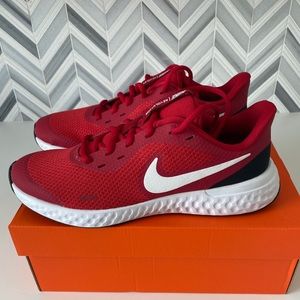New Nike Revolution 5 Running Shoes Big Kid size 7